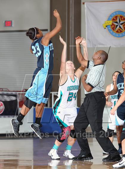 Thumbnail 1 in Sam Rayburn vs. Pasadena Memorial (McDonald's Texas Invitational) photogallery.