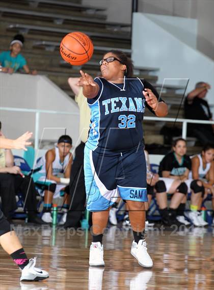 Thumbnail 1 in Sam Rayburn vs. Pasadena Memorial (McDonald's Texas Invitational) photogallery.