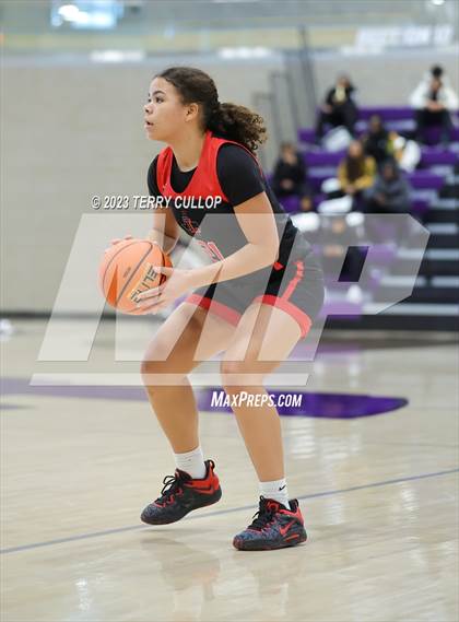 Thumbnail 3 in Riverdale Ridge vs. Liberty (Utah Holiday Hoopfest) photogallery.