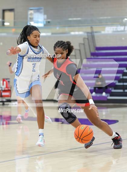 Thumbnail 3 in Riverdale Ridge vs. Liberty (Utah Holiday Hoopfest) photogallery.