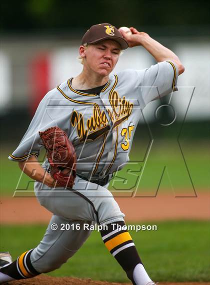 Thumbnail 2 in Yuba City vs. Tracy (Boras Classic) photogallery.