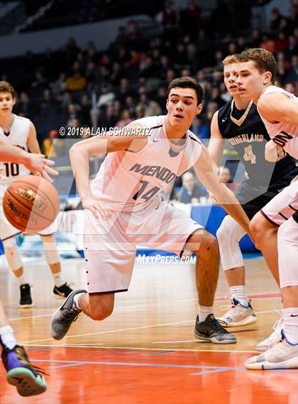 Thumbnail 2 in Pittsford-Mendon vs. Pittsford-Sutherland (Section 5 Class A Regional Qualifier) photogallery.