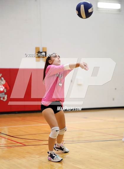 Thumbnail 2 in Marcos de Niza vs San Tan Foothills (Florence Invitational) photogallery.