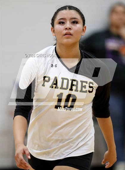 Thumbnail 3 in Marcos de Niza vs San Tan Foothills (Florence Invitational) photogallery.