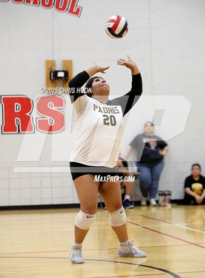 Thumbnail 1 in Marcos de Niza vs San Tan Foothills (Florence Invitational) photogallery.