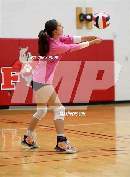 Thumbnail 2 in Marcos de Niza vs San Tan Foothills (Florence Invitational) photogallery.