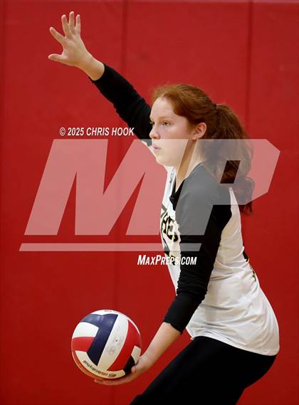 Thumbnail 2 in Marcos de Niza vs San Tan Foothills (Florence Invitational) photogallery.