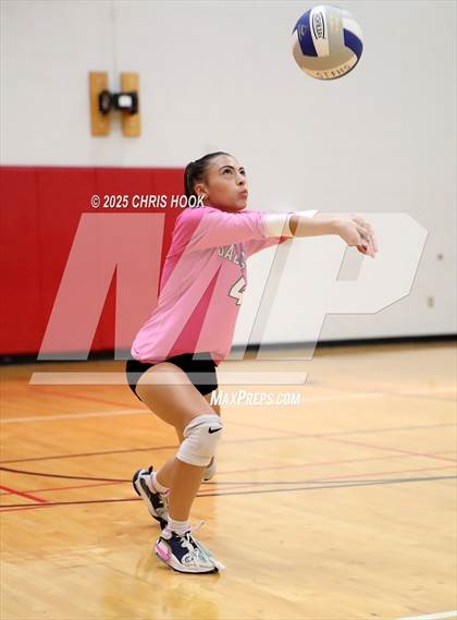 Thumbnail 2 in Marcos de Niza vs San Tan Foothills (Florence Invitational) photogallery.