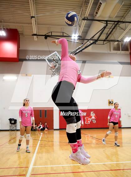 Thumbnail 2 in Marcos de Niza vs San Tan Foothills (Florence Invitational) photogallery.