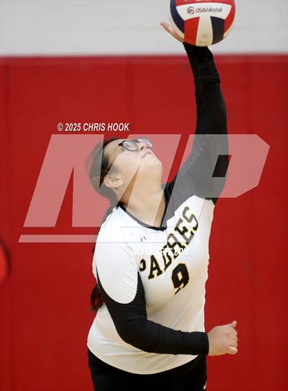 Thumbnail 1 in Marcos de Niza vs San Tan Foothills (Florence Invitational) photogallery.
