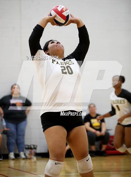 Thumbnail 3 in Marcos de Niza vs San Tan Foothills (Florence Invitational) photogallery.