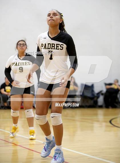 Thumbnail 2 in Marcos de Niza vs San Tan Foothills (Florence Invitational) photogallery.
