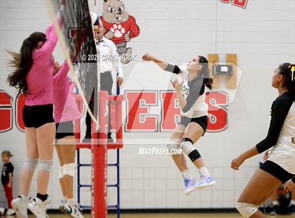 Thumbnail 1 in Marcos de Niza vs San Tan Foothills (Florence Invitational) photogallery.