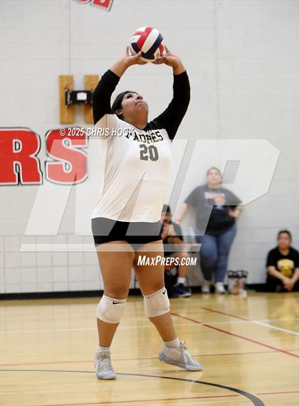 Thumbnail 2 in Marcos de Niza vs San Tan Foothills (Florence Invitational) photogallery.