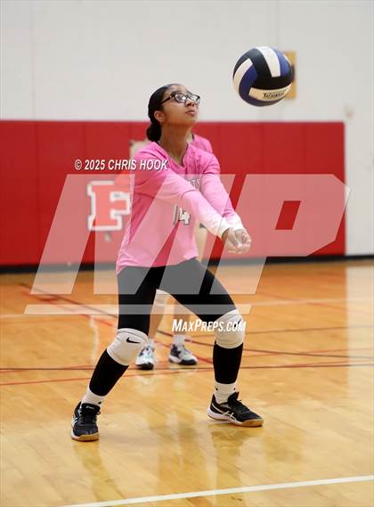 Thumbnail 2 in Marcos de Niza vs San Tan Foothills (Florence Invitational) photogallery.