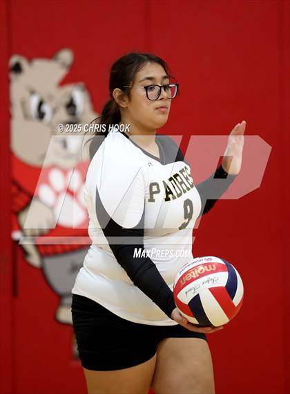 Thumbnail 3 in Marcos de Niza vs San Tan Foothills (Florence Invitational) photogallery.