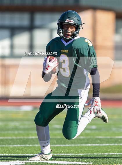 Thumbnail 3 in Bay Shore vs William Floyd JV photogallery.