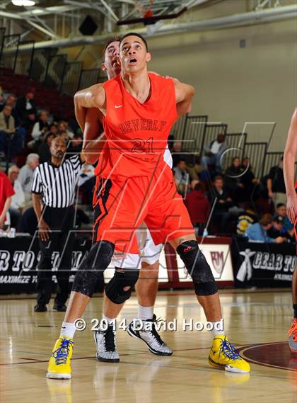 Thumbnail 1 in Cathedral Catholic vs. Beverly Hills (MaxPreps Holiday Classic) photogallery.