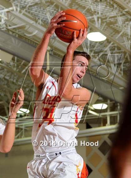 Thumbnail 1 in Cathedral Catholic vs. Beverly Hills (MaxPreps Holiday Classic) photogallery.