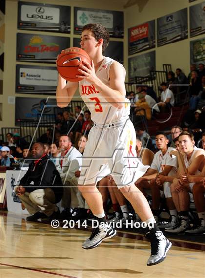 Thumbnail 3 in Cathedral Catholic vs. Beverly Hills (MaxPreps Holiday Classic) photogallery.
