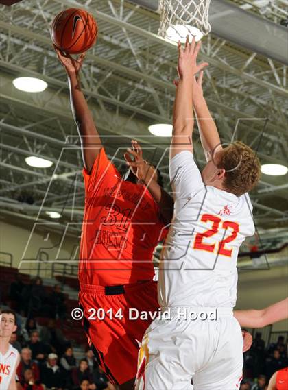 Thumbnail 3 in Cathedral Catholic vs. Beverly Hills (MaxPreps Holiday Classic) photogallery.