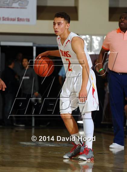 Thumbnail 1 in Cathedral Catholic vs. Beverly Hills (MaxPreps Holiday Classic) photogallery.
