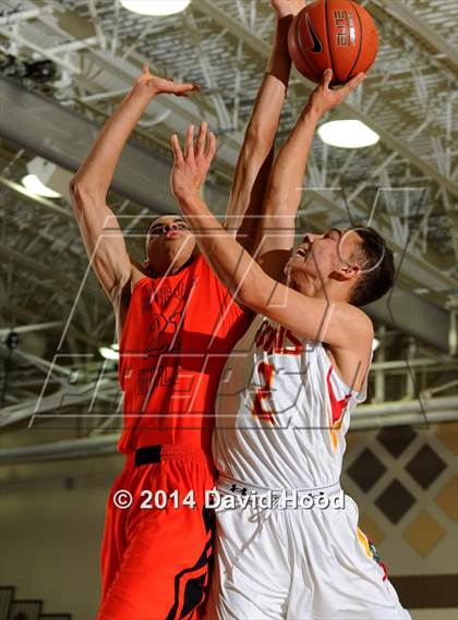 Thumbnail 1 in Cathedral Catholic vs. Beverly Hills (MaxPreps Holiday Classic) photogallery.