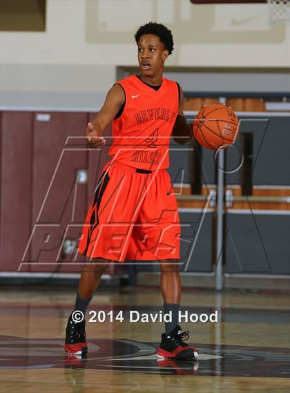 Thumbnail 2 in Cathedral Catholic vs. Beverly Hills (MaxPreps Holiday Classic) photogallery.