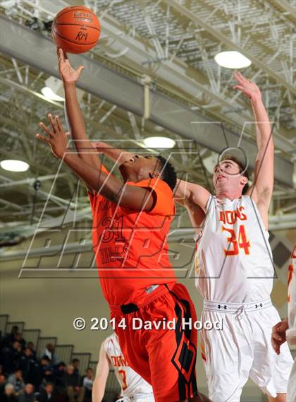 Thumbnail 3 in Cathedral Catholic vs. Beverly Hills (MaxPreps Holiday Classic) photogallery.