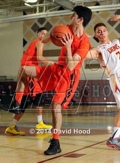 Thumbnail 2 in Cathedral Catholic vs. Beverly Hills (MaxPreps Holiday Classic) photogallery.