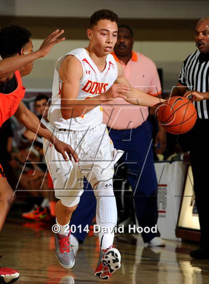 Thumbnail 1 in Cathedral Catholic vs. Beverly Hills (MaxPreps Holiday Classic) photogallery.