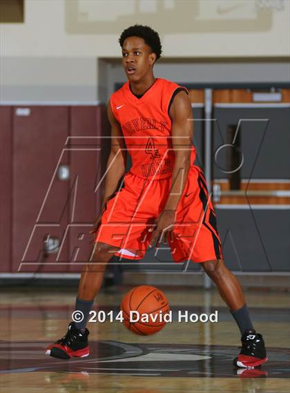 Thumbnail 3 in Cathedral Catholic vs. Beverly Hills (MaxPreps Holiday Classic) photogallery.