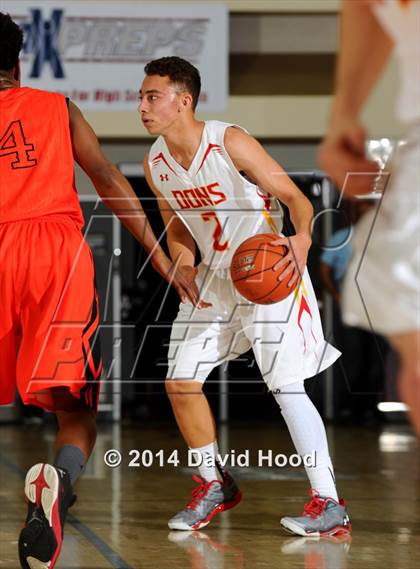 Thumbnail 1 in Cathedral Catholic vs. Beverly Hills (MaxPreps Holiday Classic) photogallery.