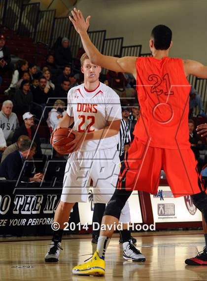 Thumbnail 3 in Cathedral Catholic vs. Beverly Hills (MaxPreps Holiday Classic) photogallery.