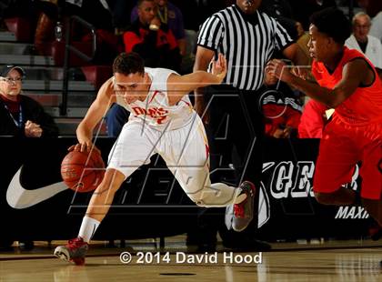 Thumbnail 3 in Cathedral Catholic vs. Beverly Hills (MaxPreps Holiday Classic) photogallery.