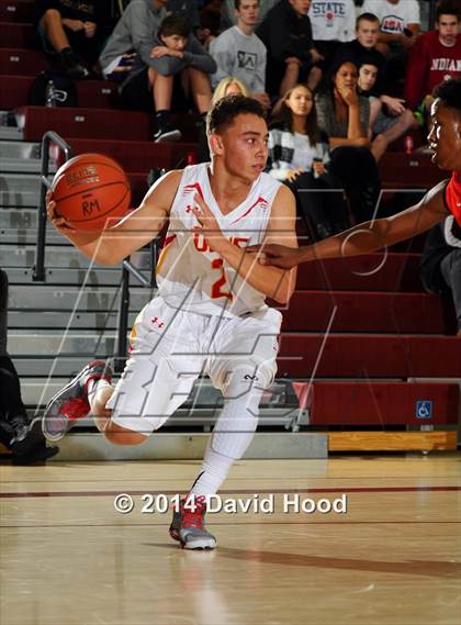 Thumbnail 1 in Cathedral Catholic vs. Beverly Hills (MaxPreps Holiday Classic) photogallery.
