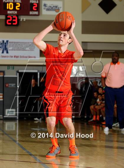 Thumbnail 2 in Cathedral Catholic vs. Beverly Hills (MaxPreps Holiday Classic) photogallery.