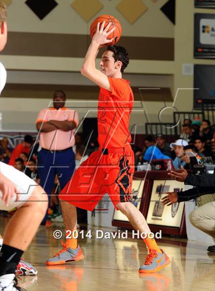 Thumbnail 2 in Cathedral Catholic vs. Beverly Hills (MaxPreps Holiday Classic) photogallery.
