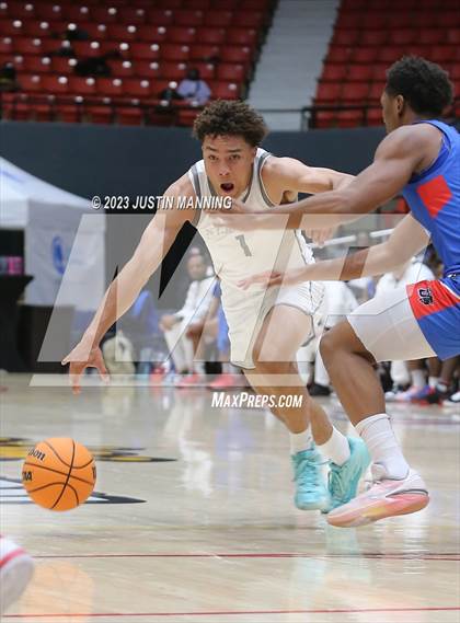 Thumbnail 2 in St. Joseph vs. Duncanville (King Cotton Classic) photogallery.