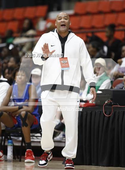 Thumbnail 1 in St. Joseph vs. Duncanville (King Cotton Classic) photogallery.