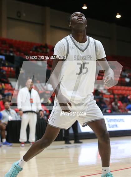 Thumbnail 1 in St. Joseph vs. Duncanville (King Cotton Classic) photogallery.
