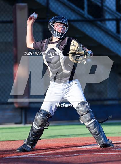 Thumbnail 3 in Oaks Christian vs. Newbury Park photogallery.