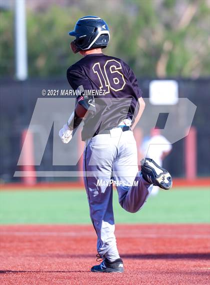 Thumbnail 3 in Oaks Christian vs. Newbury Park photogallery.