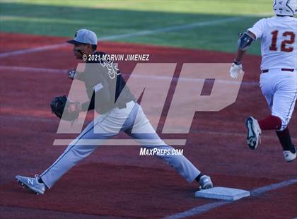 Thumbnail 3 in Oaks Christian vs. Newbury Park photogallery.