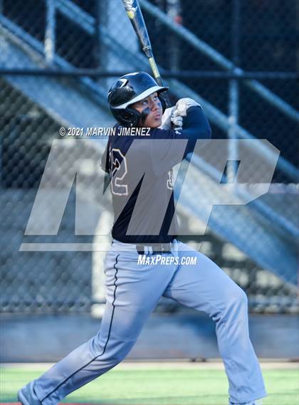 Thumbnail 3 in Oaks Christian vs. Newbury Park photogallery.