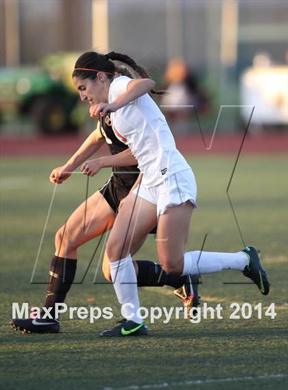 Thumbnail 2 in Saint Joseph vs. Oaks Christian (CIF SS D3 Final) photogallery.