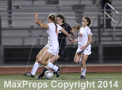 Thumbnail 3 in Saint Joseph vs. Oaks Christian (CIF SS D3 Final) photogallery.