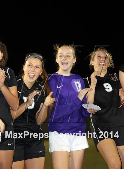 Thumbnail 2 in Saint Joseph vs. Oaks Christian (CIF SS D3 Final) photogallery.