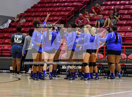 Thumbnail 3 in Connally @ Lorena photogallery.