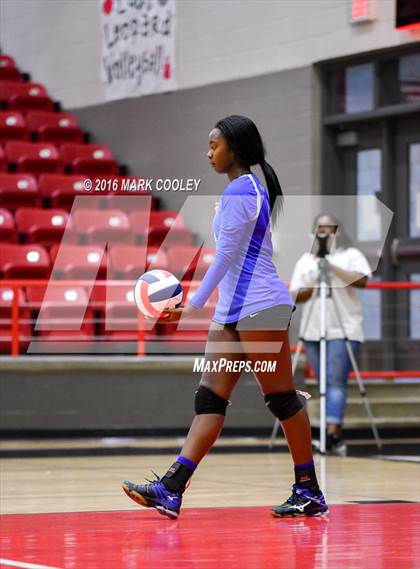 Thumbnail 1 in Connally @ Lorena photogallery.